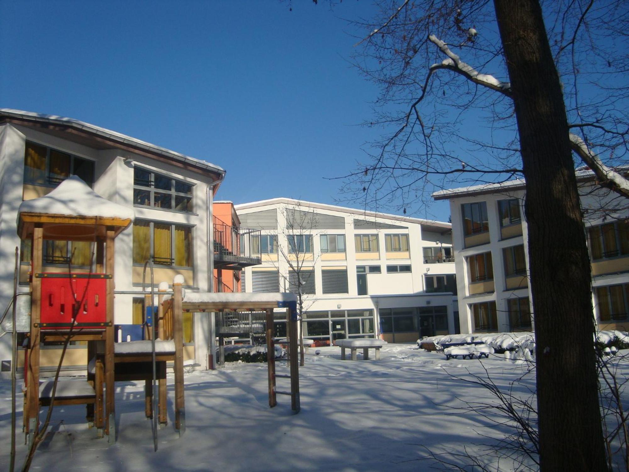 Hostel Hi Park Youth *